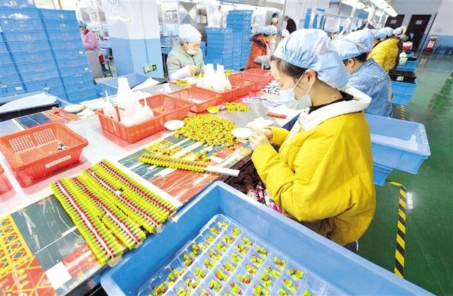To build a large-scale plastic toy production base in western China